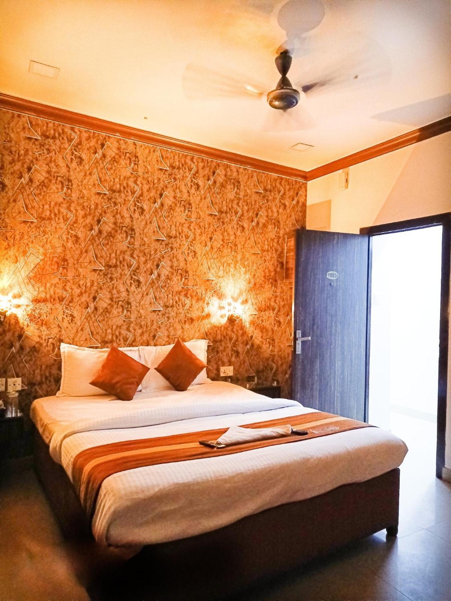 Hotel Diamond Suites Калькутта Экстерьер фото